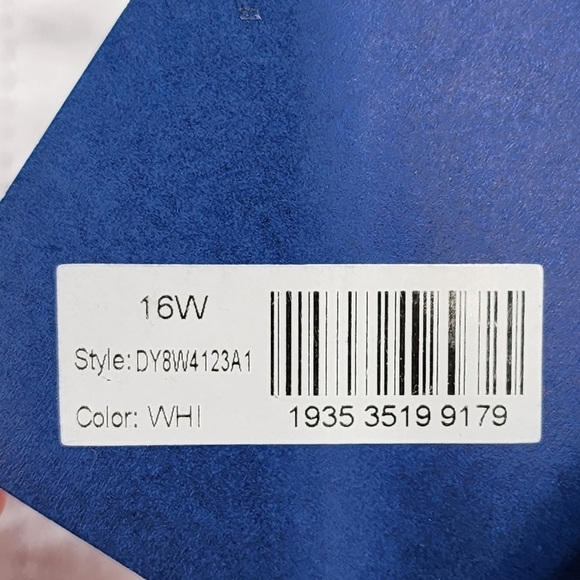 A3 Denim Women's Plus Size Raw Hem White Jean Short - 16W - Picture 6 of 6